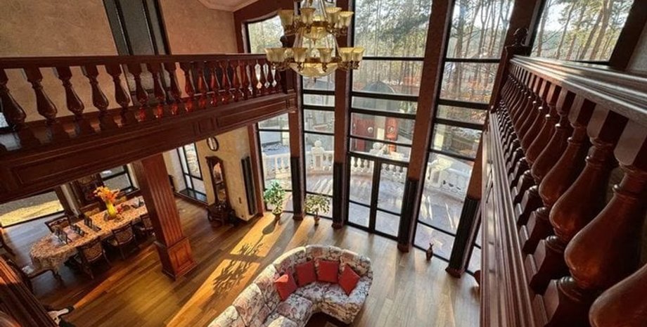 Пастору подарили роскошный дом на шесть комнат с мебелью и техникой