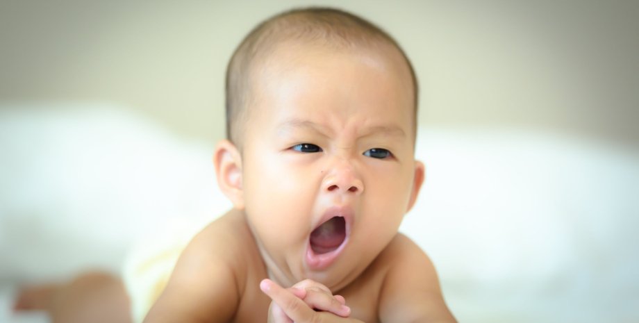 зевание ребенка зевание