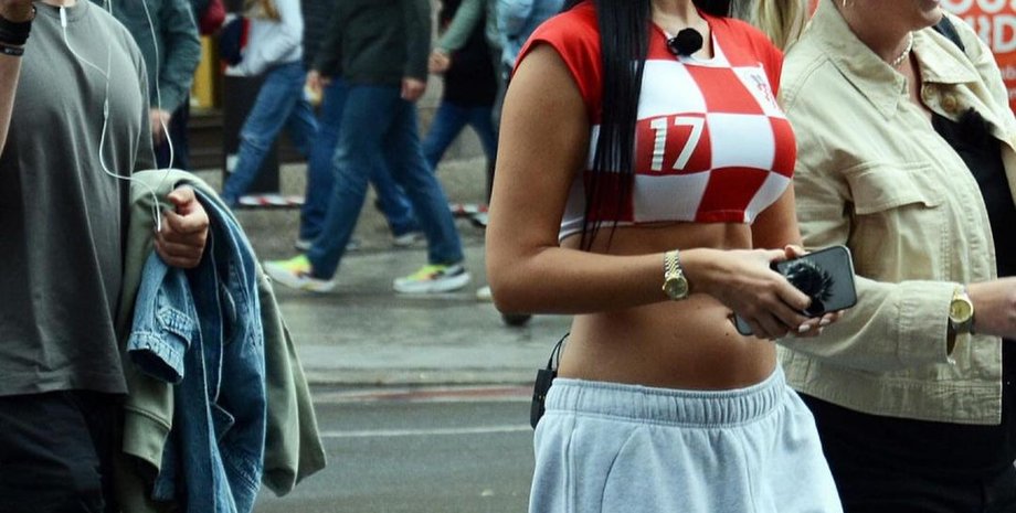 Ивана Кнолль в Германии