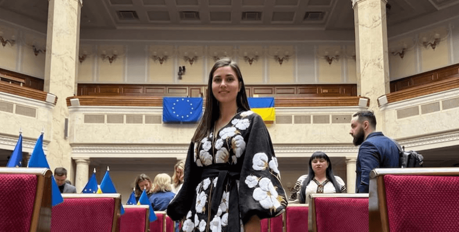 Галина Янченко, день вишиванки, юлія магдич, сукня-вишиванка, верховна рада, депутатка галина янченко