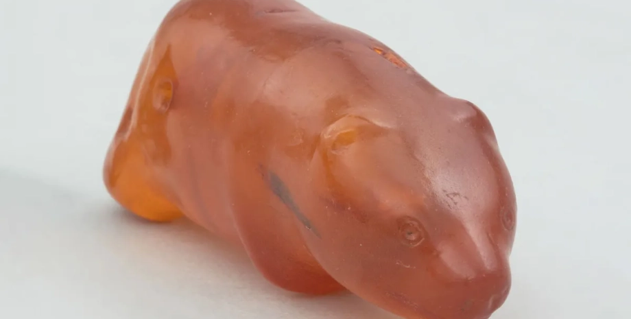 Слупцио Самый страшный хищник прошлого: какие секреты скрывает 6000-летняя фигурка из янтаря0