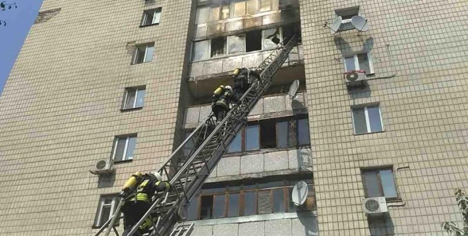 Ликвидация пожара в Киеве / Фото: dsns.gov.ua