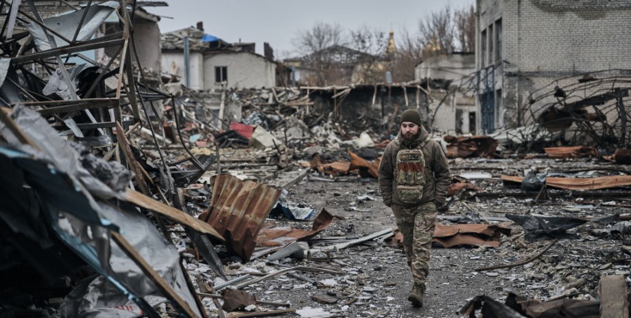 Le posizioni delle forze di difesa dell'Ucraina vicino alla città sono attaccate...