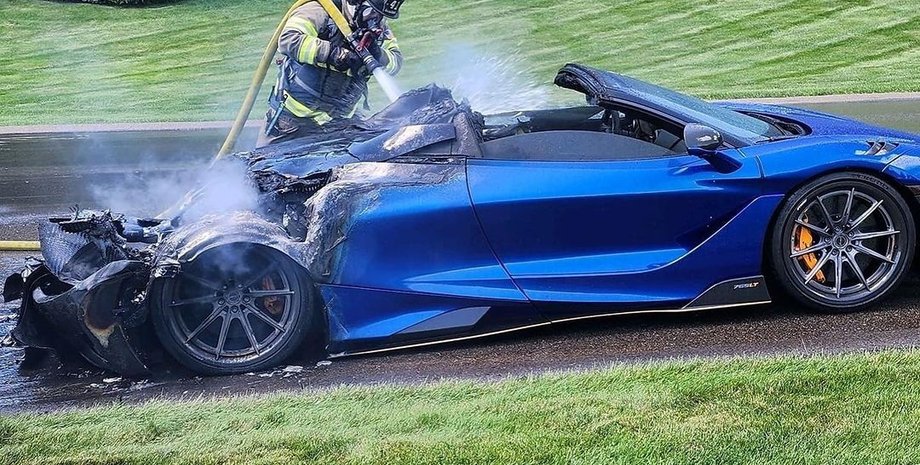 McLaren 765 LT, суперкар McLaren, сгорел суперкар