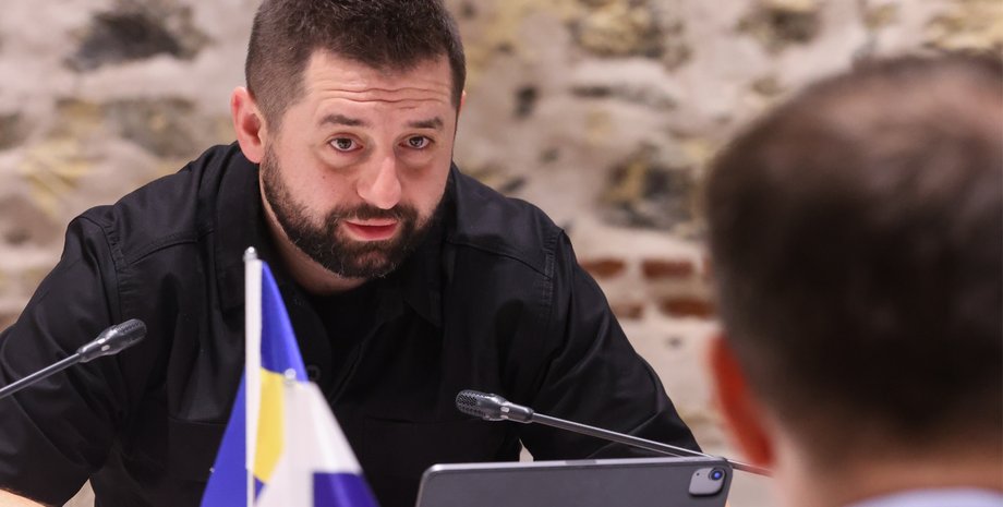 Слуга народа Давид Арахамия, Арахамия о Гончаренко, Арахамия голосование, Арахамия военное положение, Арахамия военное положение