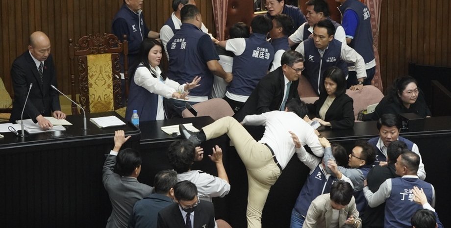 парламент, тайвань, тайвань парламент драка, драка