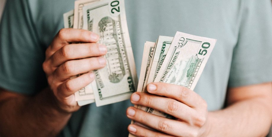 Курс валют 25 мая В Украине курс доллара вырос до 44,26 грн