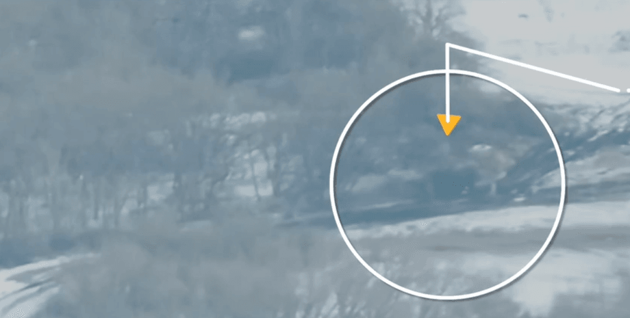 Російська піхота добиває своїх