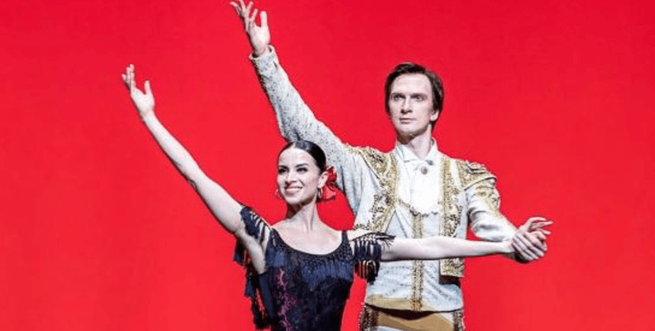 Наталія Мацак та Сергій Кривоконь виступили в лебединому озері