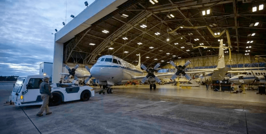 база НАСА, самолет, исследовательский самолет, ангар НАСА