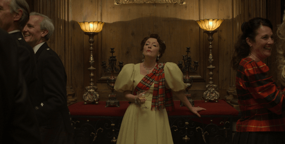 лесли манвилл, корона, сериал корона, принцесса маргарет, карди би