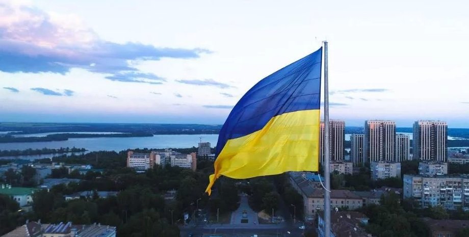 Флаг Украины над Донецкой областью