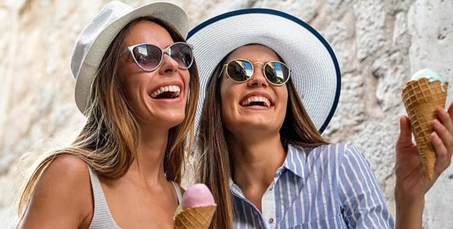 дружба, женщины, улыбаются