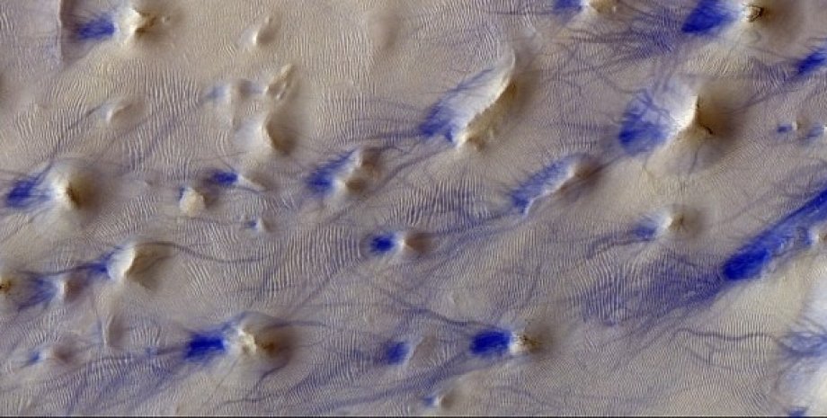 пылевые дьяволы, пылевые вихри, синие следы, Марс, фото