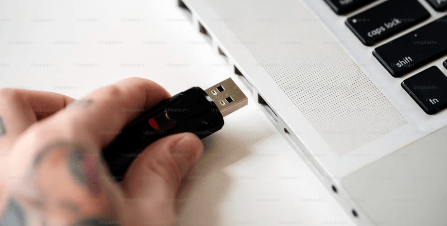 USB-підключення файли на флешці резервні копії захист даних захист даних