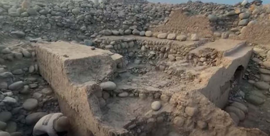 перуанский храм, перуанская археология, археологическая памятка Мирафлорес, культура Чанкай, перуанские религиозные достопримечательности, символ ожидаемая, археология, раскопки, иран