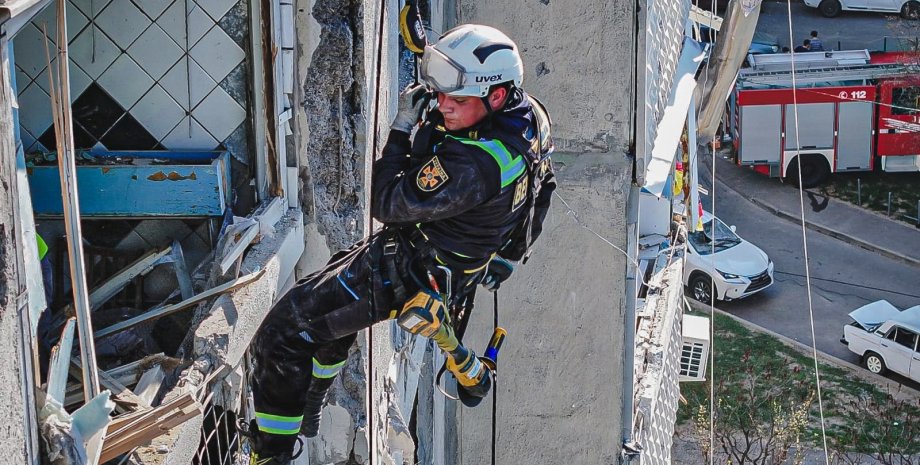 Атака на Харьков 18 апреля Атака на Харьков 18 апреля, Харьков жертва, Харьков Искадеры РФ, Харьков жертвы ракеты рф, Харьков погибший, Харьков пострадавшие, Харьков разрушения 18 апреля