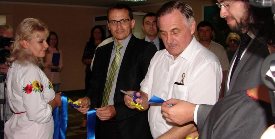 Церемония передачи оборудования / Фото: moz.gov.ua