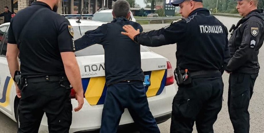 Затримання чоловіка, який вкрав Mercedes у роботодавця