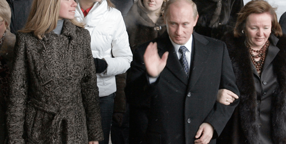 Путин с экс-супругой Людмилой и дочерью Марией