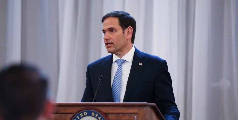 Марко Рубіо Марко Рубіо за трибуною