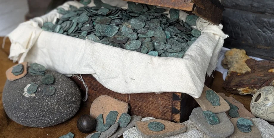 Скарб дайвери знайшли тисячі монет