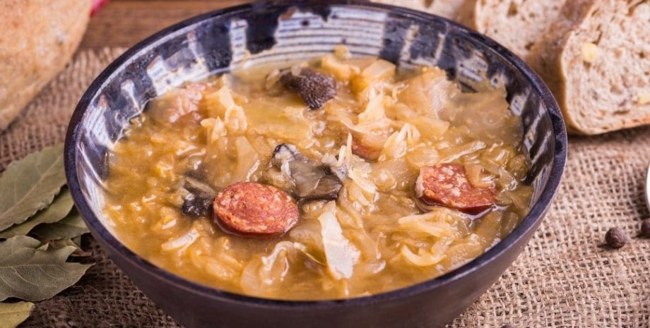 Капусняк Капусняк, суп капусняк, українська кухня, суп з квашеною капустою