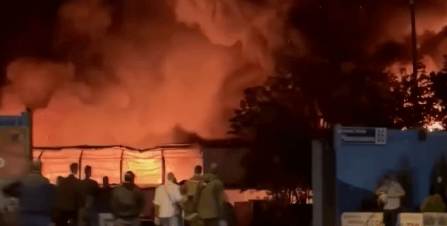 Удар по Одесі, Нова пошта, пожежа