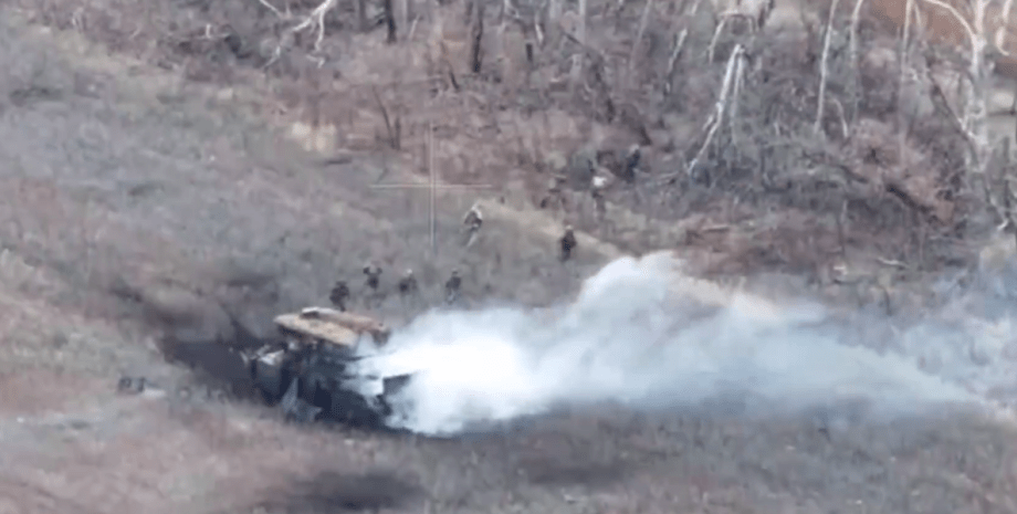 Ukrainian defenders used accurate discharges from the air and FPV. The first BMP...