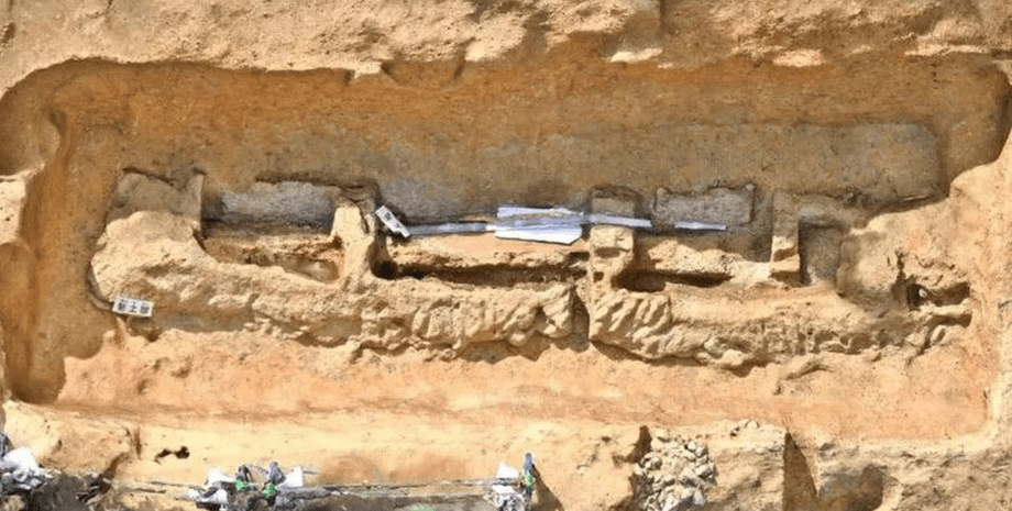 Раскопки, меч, клинок, археологи