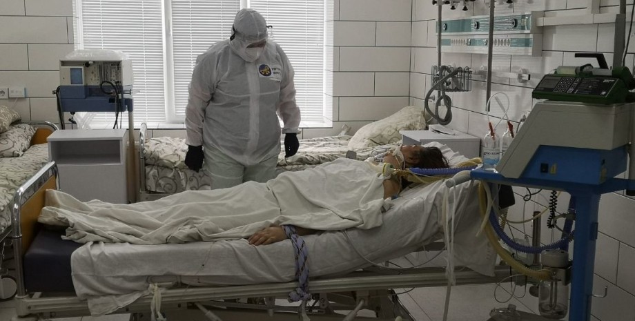 В Україні за добу від COVID-19 померло 297 людей