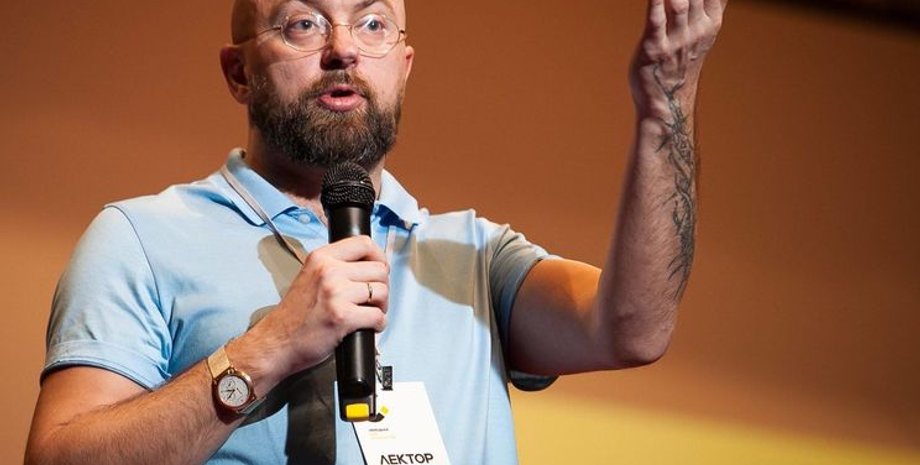 Алексей Семенов, Семенов, продюсер, квартира, кража