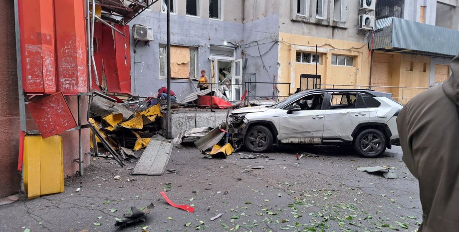 Наслідки удару БПЛА Баба-Яга по Херсонській області Херсонську область атакував дрон Баба-Яга, постраждав колаборант Володимир Леонтьєв