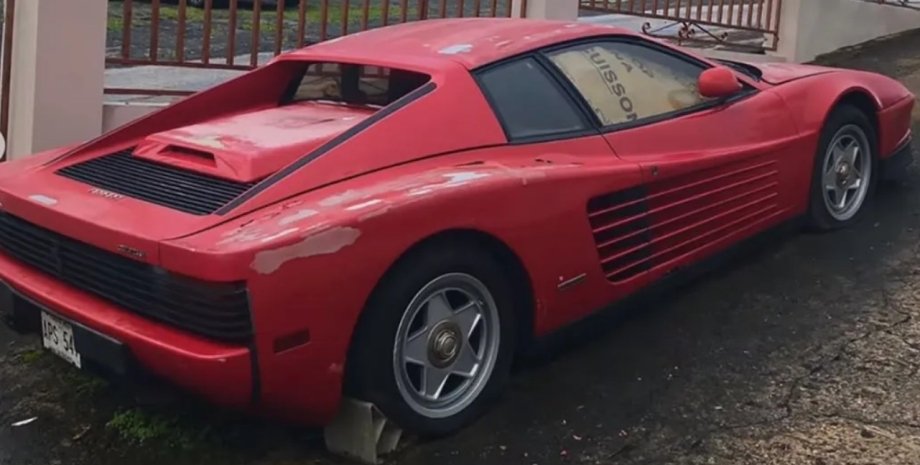 Ferrari Testarossa, суперкар Ferrari, заброшенные авто