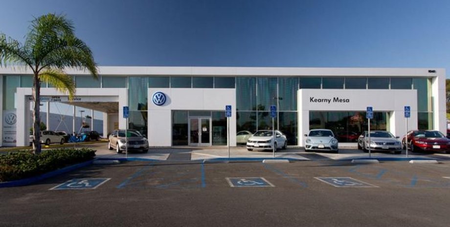 Дилерский центр Volkswagen в Калифорнии, США / Фото: picture alliance/Frank Duenzl