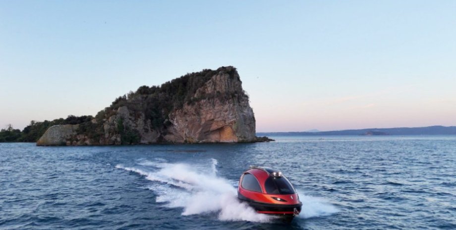 Розкішна яхта-капсула Jet Capsule з нульовими викидами — футуристичний транспорт від Lazzarini0