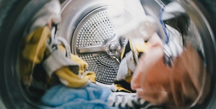 Люди неправильно перуть одяг: експерт застерігає від кондиціонера для білизни0