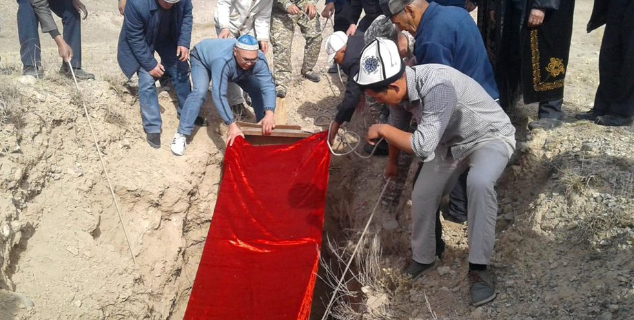 Захоронение мумии / Фото: Радио "Азаттык"