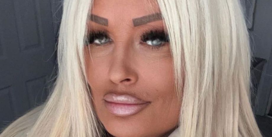 Как украсить елку к Новому году 2025 и Рождеству, идеи с фото, приколы, курьезы, интересные истории