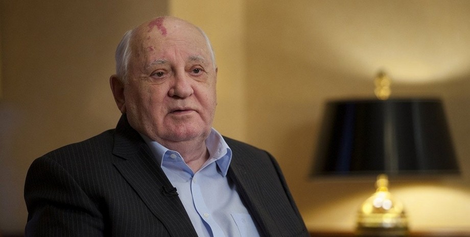 Михаил Горбачев, фото