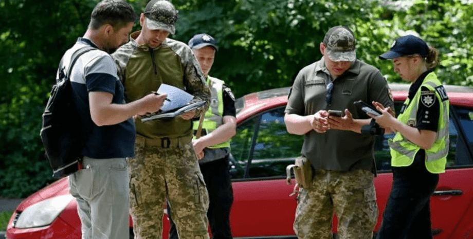 Представитель терцентра комплектования рассказал о штрафах ТЦК и о том, что средства уплачиваются один раз даже в случае нескольких нарушений