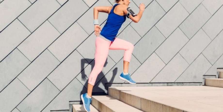 Ходити сходами корисно