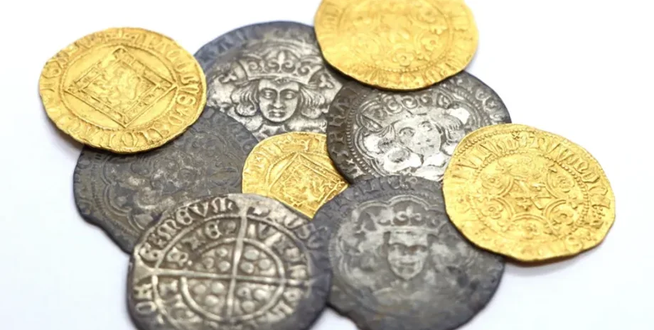 скарб, знахідка, відкриття, Шотландія, металошукач, монети, срібло, золото, музей, історія