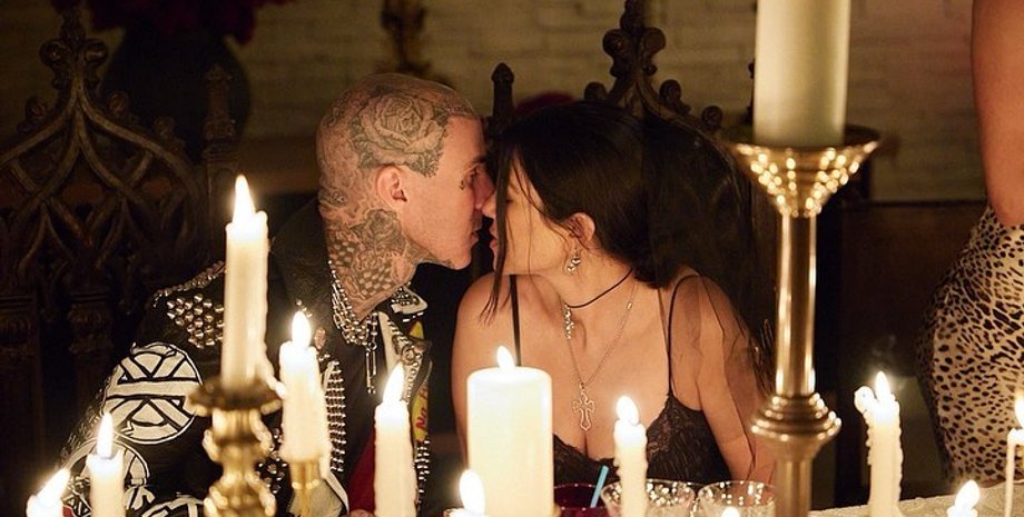 Кортни Кардашьян, Трэвис Баркер