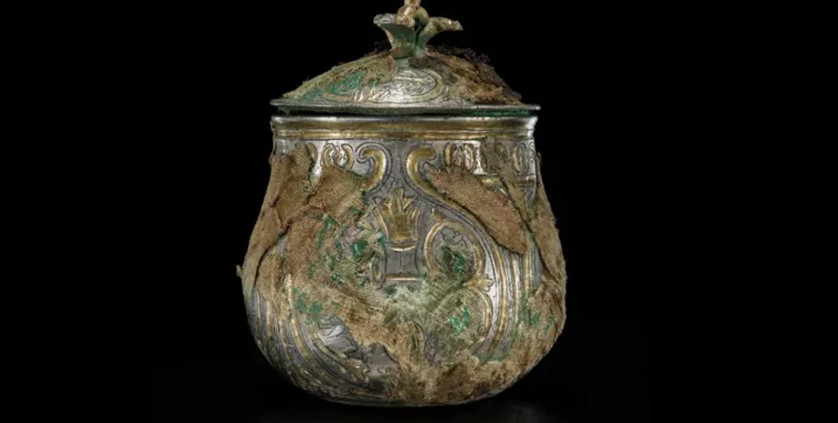 археологія, археологи, скарб, вікінги, дослідження, Азія, Шотландія, історія, відкриття, походження, знахідка, артефакти, візерунки, срібло, золото, Англія, посудина, музей