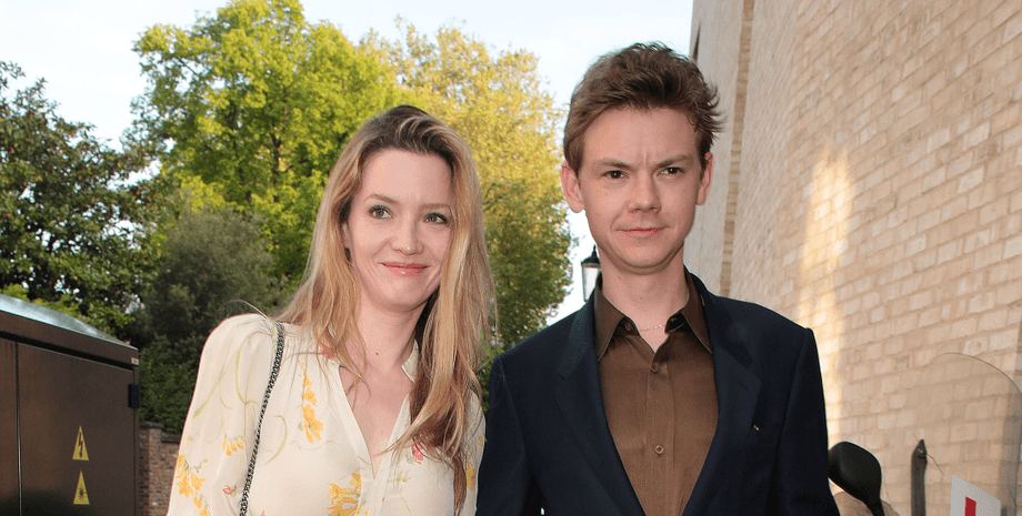 Талула Райлі та Томас Броді-Сангстер, весілля, колишня дружина ілона маска, серіал пістол, одруження