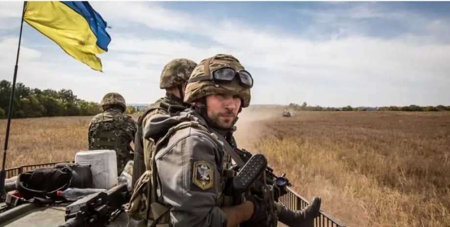 Зарплата военным в Украине Зарплата военным в Украине