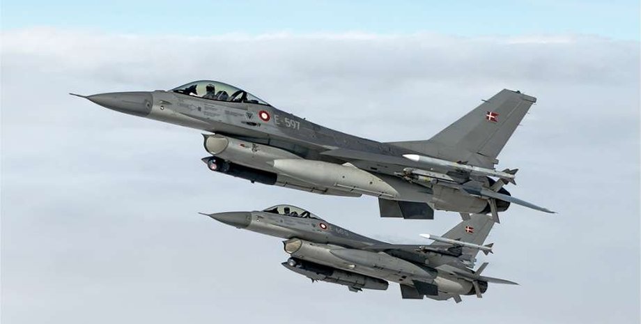 Винищувачі F-16, літаки,