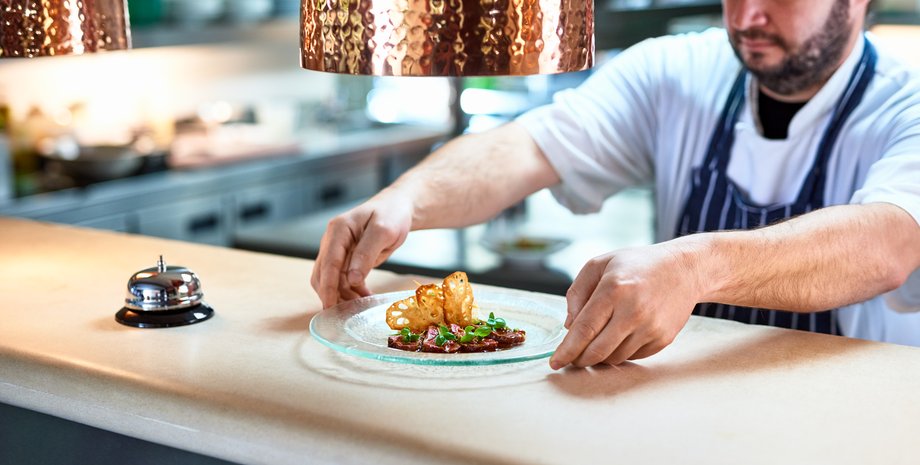 Ресторан, кухар, робота, страви, робота в Україні, робота на літо, пошук роботи влітку, підробіток на літо, які вакансії пропонують роботодавці в Україні, які вакансії пропонують роботодавці на літо, актуальна робота 2024