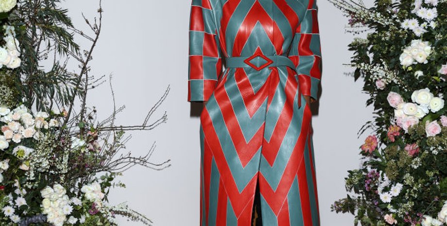 Тина Кунаки модель, Тина Кунаки стиль, Тина Кунаки фото, жена Венсана Касселя, неделя моды в Париже